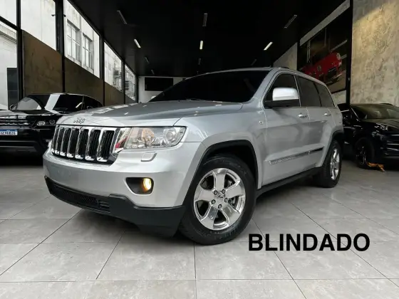 JEEP GRAND CHEROKEE 3.6 LAREDO 4X4 V6 24V GASOLINA 4P AUTOMÁTICO