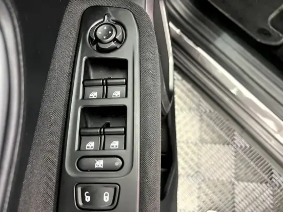 JEEP-RENEGADE-1.3 T270 TURBO FLEX ALTITUDE AT6 JEEP-RENEGADE-2025