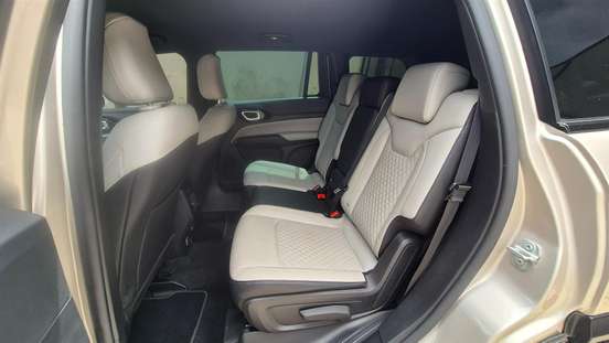 JEEP-COMMANDER-2023