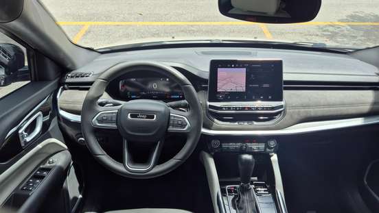 JEEP-COMMANDER-2023