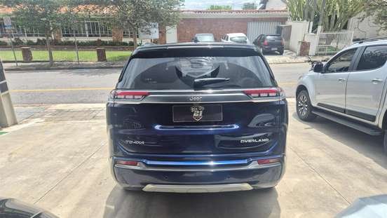 JEEP-COMMANDER-2022