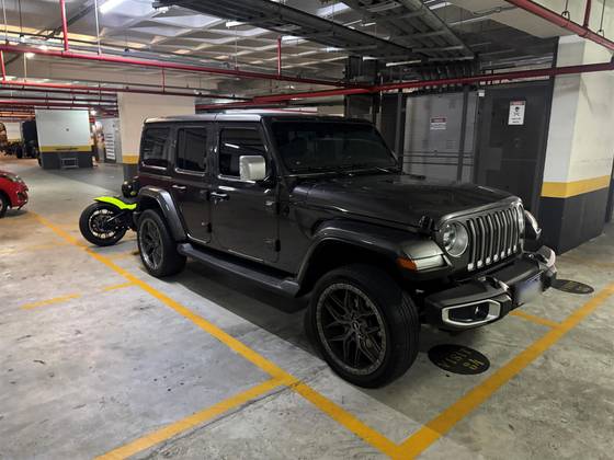 JEEP WRANGLER 2.0 TURBO GASOLINA UNLIMITED SAHARA 4P 4X4 AT8