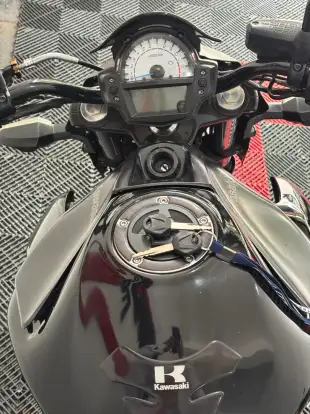KAWASAKI-ER-6N-2012