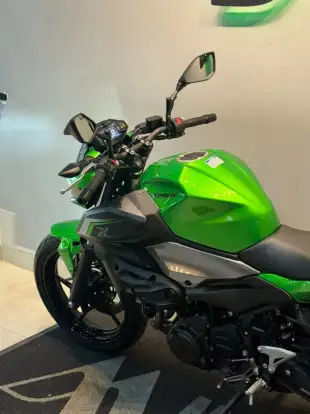 KAWASAKI-Z500-2025