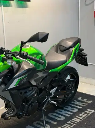 KAWASAKI-Z500-2025