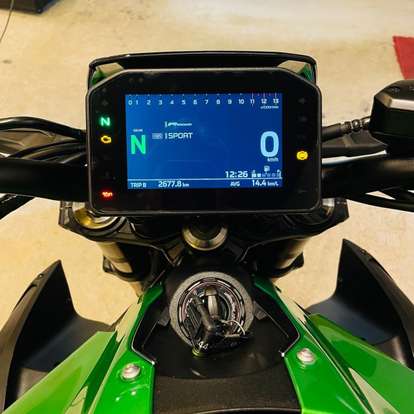 KAWASAKI-Z900-2026