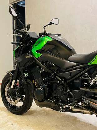 KAWASAKI-Z900-2026