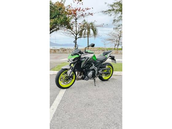 KAWASAKI Z900 
