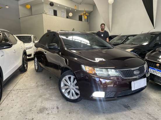 KIA-CERATO-1.6 E.221 SEDAN 16V GASOLINA 4P AUTOMÁTICO KIA-CERATO-2011