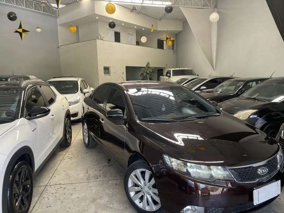 KIA-CERATO-1.6 E.221 SEDAN 16V GASOLINA 4P AUTOMÁTICO KIA-CERATO-2011