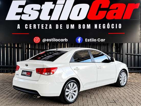 KIA-CERATO-1.6 EX SEDAN 16V GASOLINA 4P AUTOMÁTICO KIA-CERATO-2009