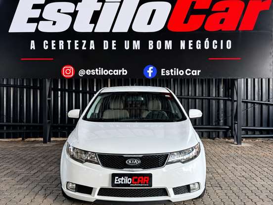 KIA-CERATO-1.6 EX SEDAN 16V GASOLINA 4P AUTOMÁTICO KIA-CERATO-2009