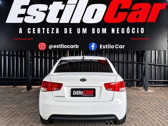 KIA-CERATO-1.6 EX SEDAN 16V GASOLINA 4P AUTOMÁTICO KIA-CERATO-2009