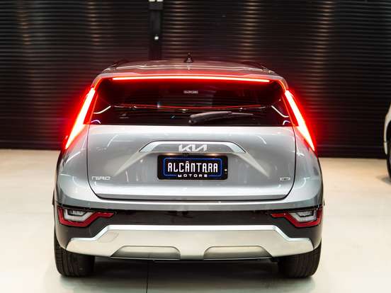 KIA-NIRO-2023