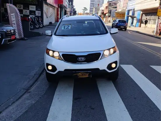 KIA-SORENTO-2.4 EX2 4X2 16V GASOLINA 4P AUTOMÁTICO KIA-SORENTO-2011