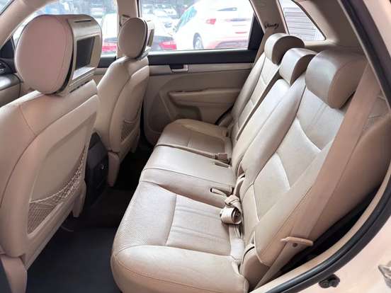 KIA-SORENTO-2012