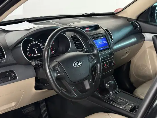 KIA-SORENTO-3.5 V6 GASOLINA EX 7L 4WD AUTOMÁTICO KIA-SORENTO-2013