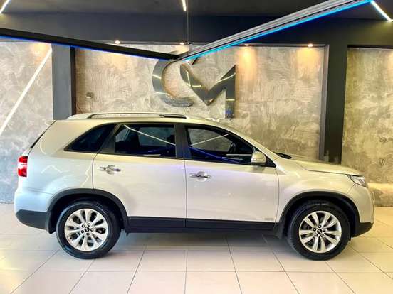 KIA-SORENTO-3.5 V6 GASOLINA EX 7L 4WD AUTOMÁTICO KIA-SORENTO-2014