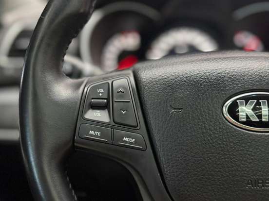 KIA-SORENTO-3.5 V6 GASOLINA EX 7L 4WD AUTOMÁTICO KIA-SORENTO-2014