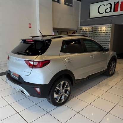 KIA-STONIC-2023