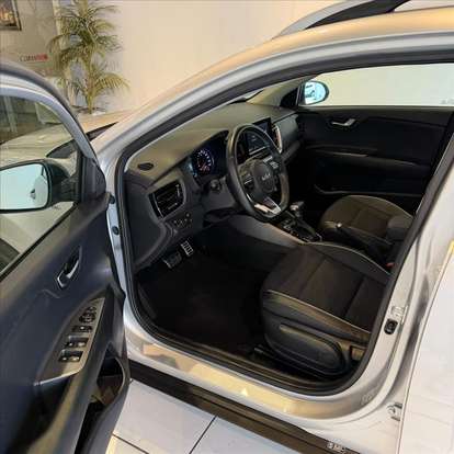 KIA-STONIC-2023