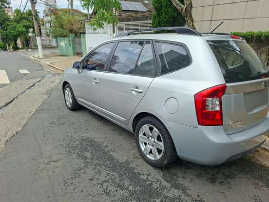 KIA-CARENS-2.0 EX 16V GASOLINA 4P AUTOMÁTICO KIA-CARENS-2008