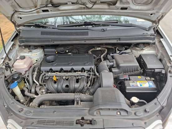 KIA-CARENS-2.0 EX 16V GASOLINA 4P AUTOMÁTICO KIA-CARENS-2008