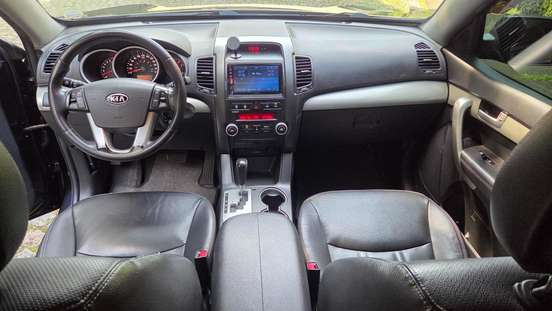 KIA-SORENTO-2011