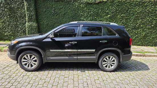 KIA-SORENTO-2011