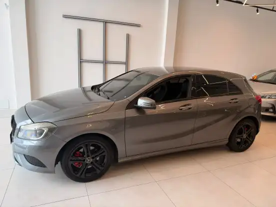 MERCEDES-BENZ-A 200-2014