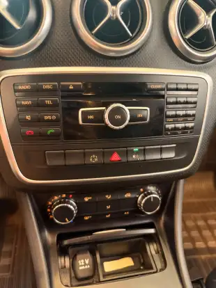 MERCEDES-BENZ-A 200-2014