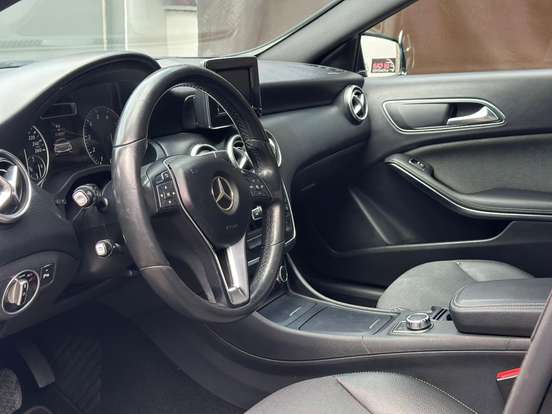 MERCEDES-BENZ-A 200-1.6 TURBO 16V FLEX 4P AUTOMÁTICO MERCEDES-BENZ-A 200-2015