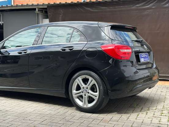 MERCEDES-BENZ-A 200-1.6 TURBO 16V FLEX 4P AUTOMÁTICO MERCEDES-BENZ-A 200-2015