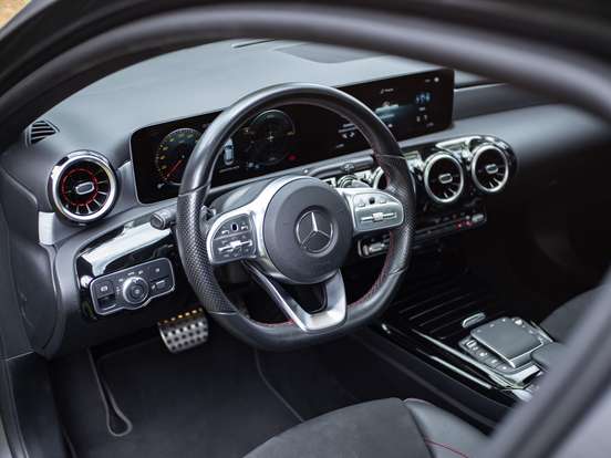 MERCEDES-BENZ-A 35 AMG-2020