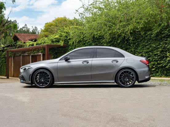 MERCEDES-BENZ-A 35 AMG-2020