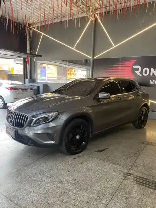 MERCEDES-BENZ-GLA 200-2016