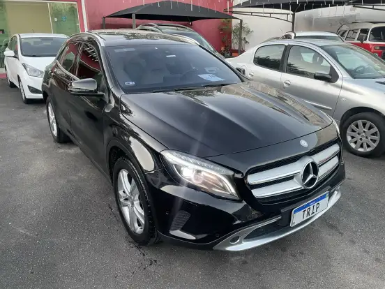 MERCEDES-BENZ-GLA 200-2015