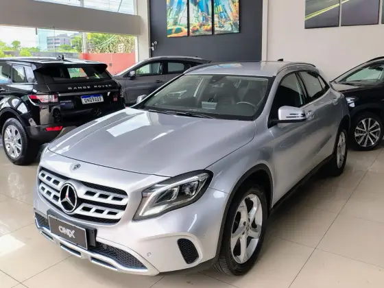 MERCEDES-BENZ GLA 200 1.6 CGI FLEX ADVANCE 7G-DCT