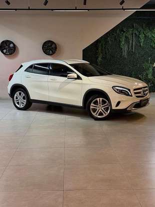 MERCEDES-BENZ-GLA 200-2017