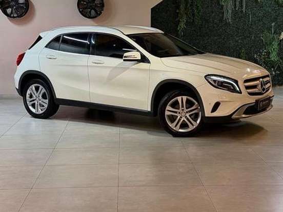 MERCEDES-BENZ-GLA 200-1.6 CGI ADVANCE 16V TURBO FLEX 4P AUTOMÁTICO MERCEDES-BENZ-GLA 200-2017