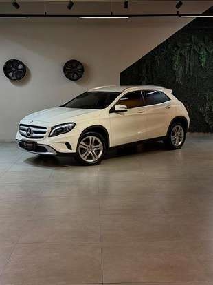 MERCEDES-BENZ-GLA 200-2017