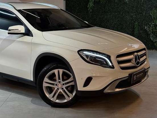 MERCEDES-BENZ-GLA 200-1.6 CGI ADVANCE 16V TURBO FLEX 4P AUTOMÁTICO MERCEDES-BENZ-GLA 200-2017