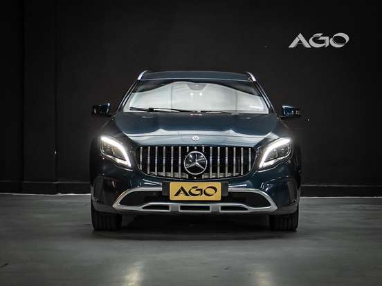MERCEDES-BENZ-GLA 200-2020