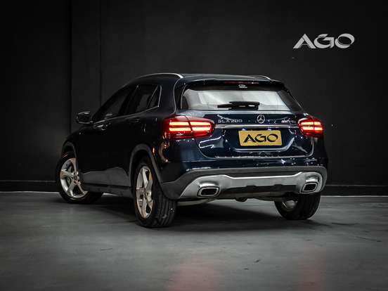 MERCEDES-BENZ-GLA 200-2020