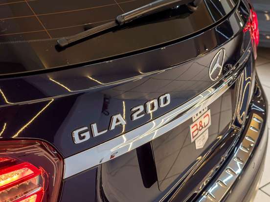 MERCEDES-BENZ-GLA 200-2018