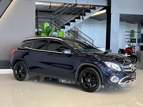 MERCEDES-BENZ-GLA 200-2019
