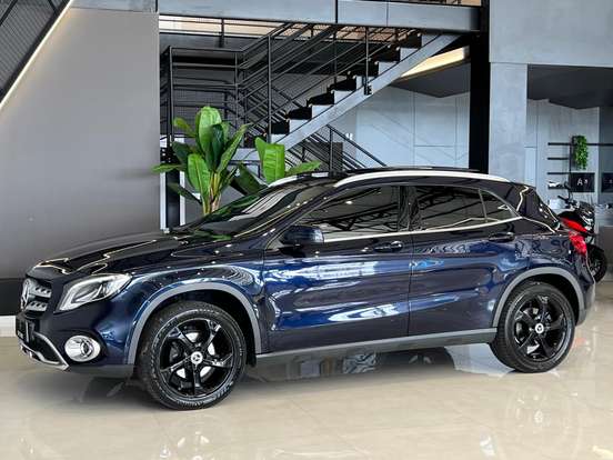 MERCEDES-BENZ-GLA 200-2019