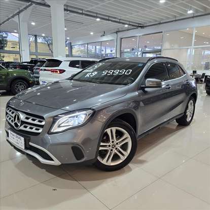 MERCEDES-BENZ-GLA 200-2019