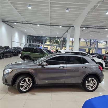 MERCEDES-BENZ-GLA 200-2019