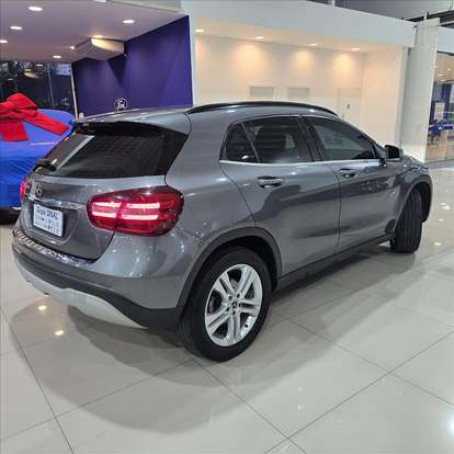 MERCEDES-BENZ-GLA 200-2019